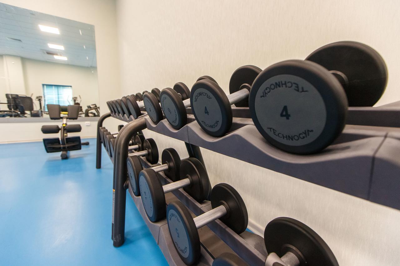 Sultan Palace Hotel Atyrau Exterior photo Dumbbells on a rack
