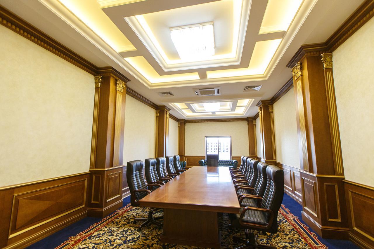 Sultan Palace Hotel Atyrau Exterior photo The meeting room of the National Assembly
