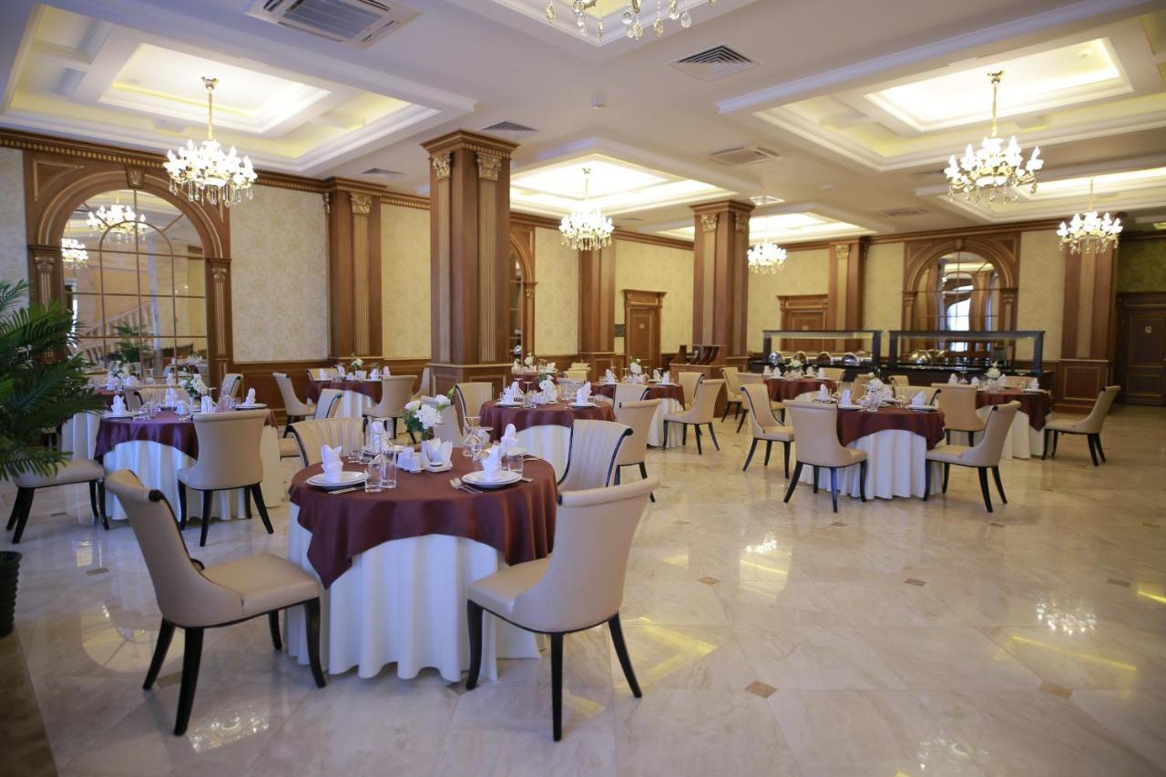 Sultan Palace Hotel Atyrau Exterior photo The restaurant